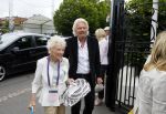 Wimbledon 7 juli 2015
Richard Branson en zijn moeder Eva arriveren bij het tennis tournooi van Wimbledon.