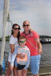 Sneek, 2 Augustus 2015
Rintje Ritsma met zijn vriendin Youandi Mazeland en haar zoon Clemens
met hun boot de Bluefin