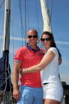 Sneek, 2 Augustus 2015
Rintje Ritsma met zijn vriendin Youandi Mazeland en haar zoon Clemens
met hun boot de Bluefin