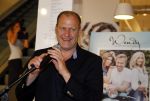 Amsterdam 12 juni 2015 
Presentatie boek Thijs Romer en nieuwe tijdschrift Wendy v Dijk. Ook Katja Schuurman is aanwezig alsmede de ouders en broer van Thijs.  De presentatie was in het nieuwe pand van Scheltema aan het Rokin. Robin Goudsmit