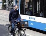 Amsterdam 20 juni 2015
Rolf Snoeren (Viktor en Rolf) op de fiets in amsterdam