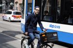 Amsterdam 20 juni 2015
Rolf Snoeren (Viktor en Rolf) op de fiets in amsterdam