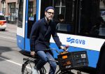 Amsterdam 20 juni 2015
Rolf Snoeren (Viktor en Rolf) op de fiets in amsterdam