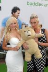 Amsterdam, 3 Augustus 2015
Premiere Speelfilm TED2
Romy Krommert  met een vriendin
