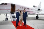 Schiphol OOst 18 juni 2015
Presentatie cast the bodyguard met in de hoofdrollen Romy Monteiro Carolina Dijkhuizen Mark v Eeuwen en Dave Mantel. Albert Verlinde is de producent namens Stage entertainment.
Ze arriveren in het nieuwe prive vliegtuig van John de Mol op schiphol OOst