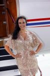 Schiphol OOst 18 juni 2015
Presentatie cast the bodyguard met in de hoofdrollen Romy Monteiro Carolina Dijkhuizen Mark v Eeuwen en Dave Mantel. Albert Verlinde is de producent namens Stage entertainment.
Ze arriveren in het nieuwe prive vliegtuig van John de Mol op schiphol OOst