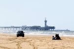Wassenaar 10 juli 2015
Fotouurtje met Koningin Maxima Koning Willem Alexander en de prinsesjes Amalia Alexia en Ariane op het strand van Wassenaar. Scheveningse pier
