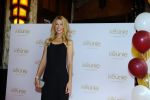 Amsterdam 14 juli 2015  
Premiere de Reunie in Tuschinski met in de hoofdrollen Daan Schuurmans en Thekla Reuten.
Thekla is zwanger en haar vriend Gijs Naber is er ook alsmede de zwangere Bracha v Doesburgh.
Susan Smit