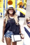 ibiza 5 augustus 2015
Sylvie Meis en Damian v d Vaart op ibiza de dag naar het uitgaan van de relatie met Momo