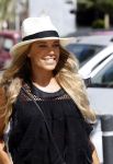 ibiza 5 augustus 2015
Sylvie Meis en Damian v d Vaart op ibiza de dag naar het uitgaan van de relatie met Momo