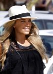 ibiza 5 augustus 2015
Sylvie Meis en Damian v d Vaart op ibiza de dag naar het uitgaan van de relatie met Momo