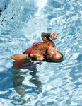 ibiza 27 juli 2015
Sylvie Meis Damian v d Vaart en vriend Momo in het zwembad van Las Boas op ibiza aan de haven
