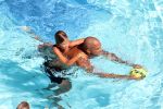 ibiza 27 juli 2015
Sylvie Meis Damian v d Vaart en vriend Momo in het zwembad van Las Boas op ibiza aan de haven