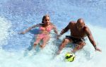 ibiza 27 juli 2015
Sylvie Meis Damian v d Vaart en vriend Momo in het zwembad van Las Boas op ibiza aan de haven