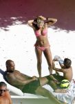 ibiza 27 juli 2015
Sylvie Meis en haar vriend Momo hebben discussie bij het zwembad. Zoon Damian is daarbij aanwezig.