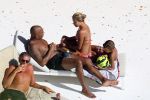 ibiza 27 juli 2015
Sylvie Meis en haar vriend Momo hebben discussie bij het zwembad. Zoon Damian is daarbij aanwezig.