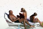 ibiza 27 juli 2015
Sylvie Meis en haar vriend Momo hebben discussie bij het zwembad. Zoon Damian is daarbij aanwezig.