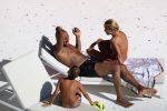 ibiza 27 juli 2015
Sylvie Meis en haar vriend Momo hebben discussie bij het zwembad. Zoon Damian is daarbij aanwezig.