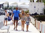 ibiza 29 juli 2015
Sylvie Meis Damian en Momo doen boodschappen in de haven van ibiza.