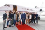 Schiphol OOst 18 juni 2015
Presentatie cast the bodyguard met in de hoofdrollen Romy Monteiro Carolina Dijkhuizen Mark v Eeuwen en Dave Mantel. Albert Verlinde is de producent namens Stage entertainment.
Ze arriveren in het nieuwe prive vliegtuig van John de Mol op schiphol OOst