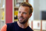 Amsterdam 12 juni 2015 
Presentatie boek Thijs Romer en nieuwe tijdschrift Wendy v Dijk. Ook Katja Schuurman is aanwezig alsmede de ouders en broer van Thijs.  De presentatie was in het nieuwe pand van Scheltema aan het Rokin