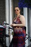 Amsterdam 1 juli 2015 
Trijntje Oosterhuis zwanger met fiets en een vriendin