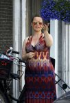 Amsterdam 1 juli 2015 
Trijntje Oosterhuis zwanger met fiets en een vriendin