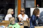 Amsterdam 17 juni 2015
Wendy v Dijk met een vriendin op terras