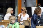 Amsterdam 17 juni 2015
Wendy v Dijk met een vriendin op terras
