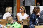 Amsterdam 17 juni 2015
Wendy v Dijk met een vriendin op terras