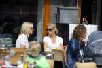 Amsterdam 17 juni 2015
Wendy v Dijk met een vriendin op terras