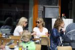 Amsterdam 17 juni 2015
Wendy v Dijk met een vriendin op terras