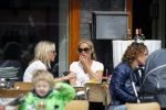Amsterdam 17 juni 2015
Wendy v Dijk met een vriendin op terras