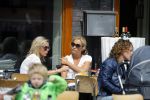 Amsterdam 17 juni 2015
Wendy v Dijk met een vriendin op terras