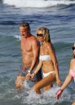 ibiza 29 juli 2015
Wendy v Dijk met Sem Lizzy haar moeder en man Erland Galjaard en zijn kinderen uit eerste huwelijk op strand van Coco beach. Herman den Blijker zijn zoon en vrouw alsmede John Ewbank dochter Day en Kelly Weekers zijn ook aanwezig