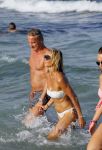 ibiza 29 juli 2015
Wendy v Dijk met Sem Lizzy haar moeder en man Erland Galjaard en zijn kinderen uit eerste huwelijk op strand van Coco beach. Herman den Blijker zijn zoon en vrouw alsmede John Ewbank dochter Day en Kelly Weekers zijn ook aanwezig