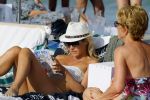 ibiza 29 juli 2015
Wendy v Dijk met Sem Lizzy haar moeder en man Erland Galjaard en zijn kinderen uit eerste huwelijk op strand van Coco beach. Herman den Blijker zijn zoon en vrouw alsmede John Ewbank dochter Day en Kelly Weekers zijn ook aanwezig