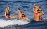 ibiza 29 juli 2015
Wendy v Dijk met Sem Lizzy haar moeder en man Erland Galjaard en zijn kinderen uit eerste huwelijk op strand van Coco beach. Herman den Blijker zijn zoon en vrouw alsmede John Ewbank dochter Day en Kelly Weekers zijn ook aanwezig