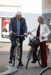Amsterdam 10 augustus 2015     
Wim en Rita Kok op de fiets in Amsterdam.