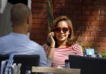 Amsterdam 11 augustus 2015
Winonah de Jong de jong met haar PA op terras