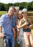 Amsterdam 10 juni 2015
Premiere Apenstreken bij kinderboederij in amsterdamse bos met oa Yvon Jaspers en Kim Lian v d Meij. Yvon met man en kinderen