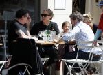 Amsterdam 15 juli 2016
Barry en Sandra Hay op terras met vrienden waaronder Ruben Nicolai en Regina Romeijn.