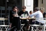 Amsterdam 15 juli 2016
Barry en Sandra Hay op terras met vrienden waaronder Ruben Nicolai en Regina Romeijn.