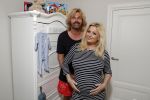 Wateringen 19 juli 2016 
Bobbi Eden ( zwanger ) met haar man Mark Laurenz in hun babykamer.
