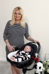 Wateringen 19 juli 2016 
Bobbi Eden ( zwanger ) met haar man Mark Laurenz in hun babykamer.