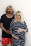 Wateringen 19 juli 2016 
Bobbi Eden ( zwanger ) met haar man Mark Laurenz in hun babykamer.