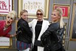Amsterdam 13 juli 2016  
Premiere absolutely fabulous in Tuschinski. Bridget Maasland met moeder Elly en Dorith Mous