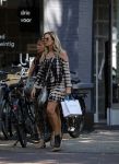 Amsterdam 19 juli 2016 
Candy Dulfer en Nada v Nie aan het winkelen in Amsterdam zuid