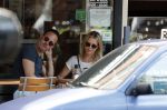 Amsterdam 21 juli 2016
Chantal Janzen met een vriend op etrras.