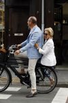 Amsterdam 12 juli 2016
Connie Witteman en Eugene v Dun zijn in ondertrouw gegaan en fietsen naar huis.
